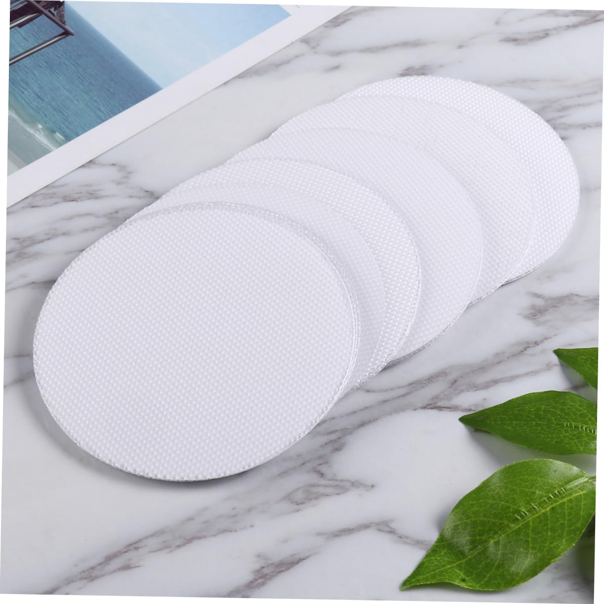 Stay safe in the bath with HEALLILY non-slip bathroom stickers